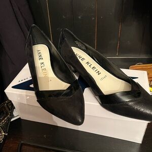 Anne Klein Black Heels Timeless Elegance
